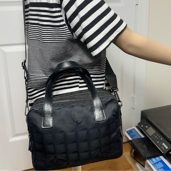 Chanel Handbag - Picture 7 of 10